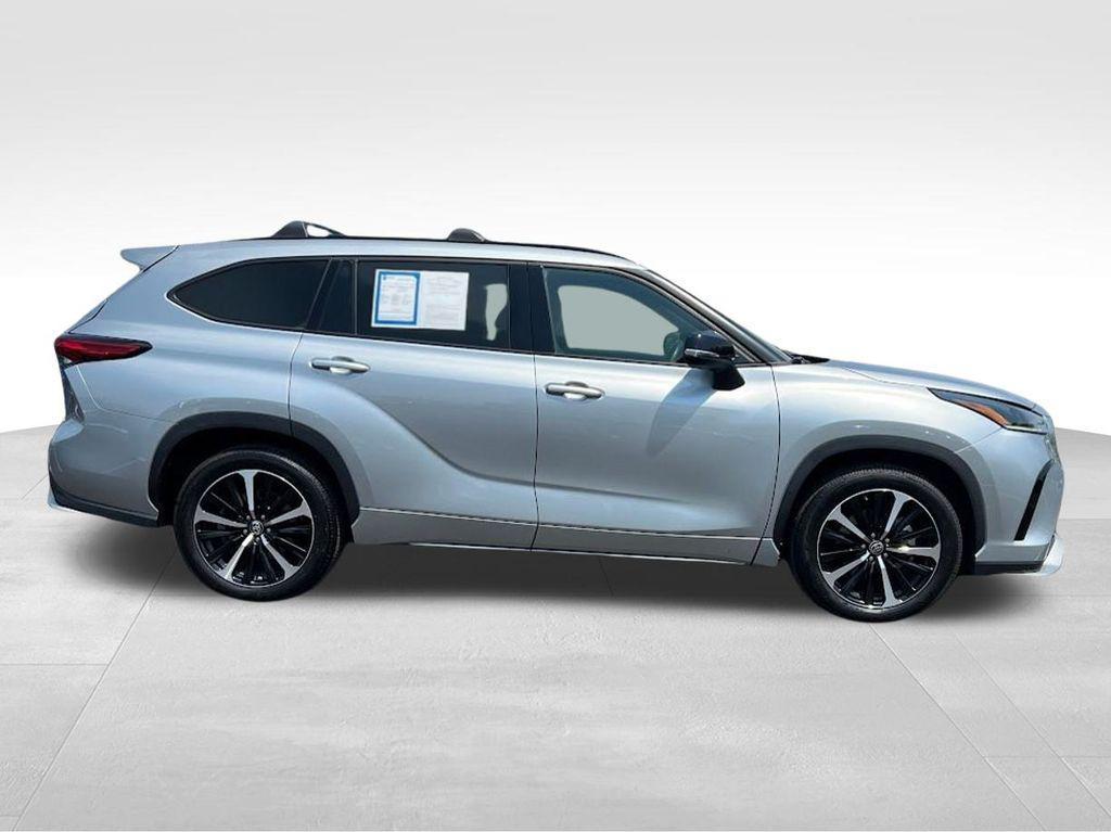 used 2021 Toyota Highlander car, priced at $28,888