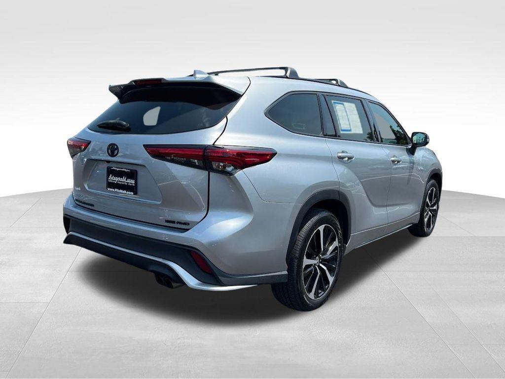 used 2021 Toyota Highlander car, priced at $28,888