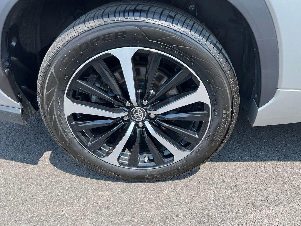 used 2021 Toyota Highlander car, priced at $28,888