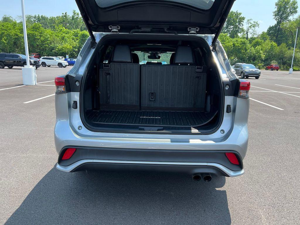 used 2021 Toyota Highlander car, priced at $28,888