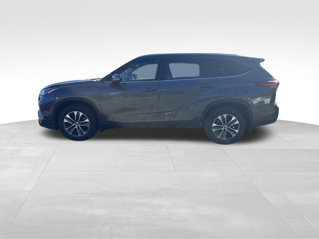 used 2021 Toyota Highlander car, priced at $29,888