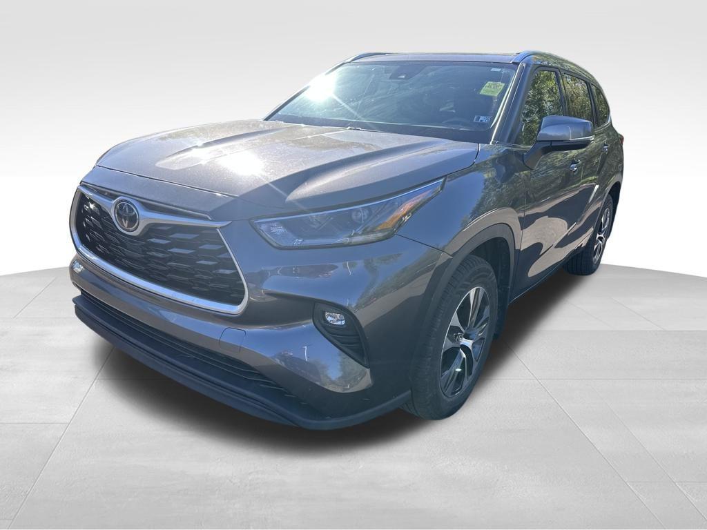 used 2021 Toyota Highlander car, priced at $29,888