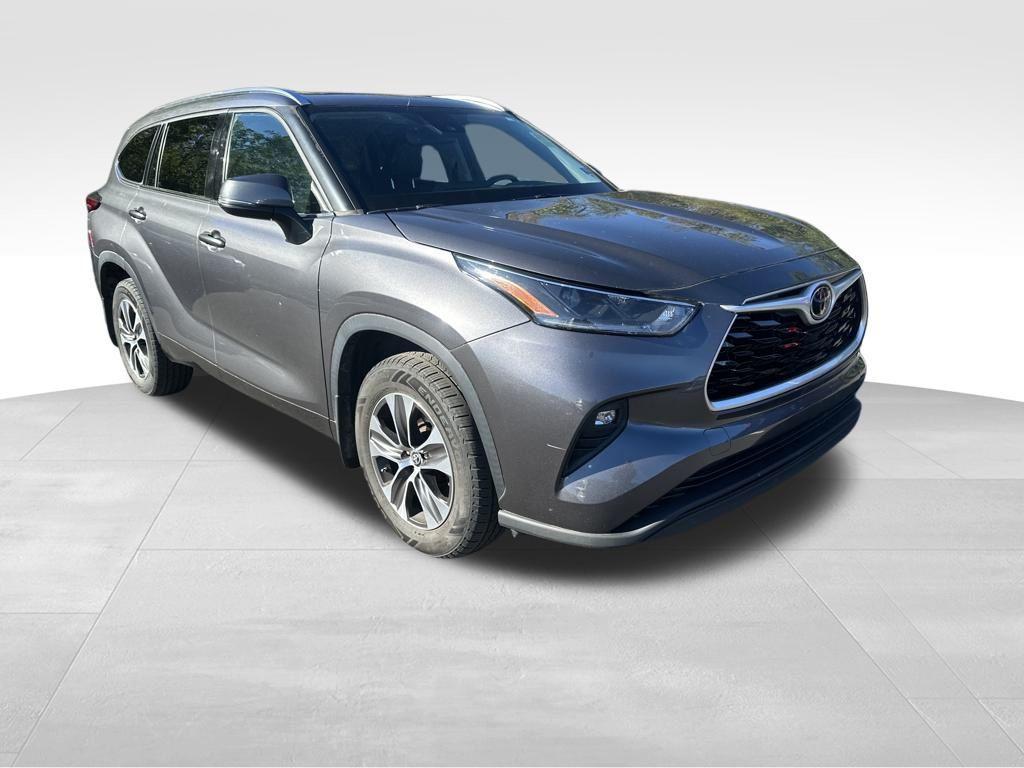 used 2021 Toyota Highlander car, priced at $29,888