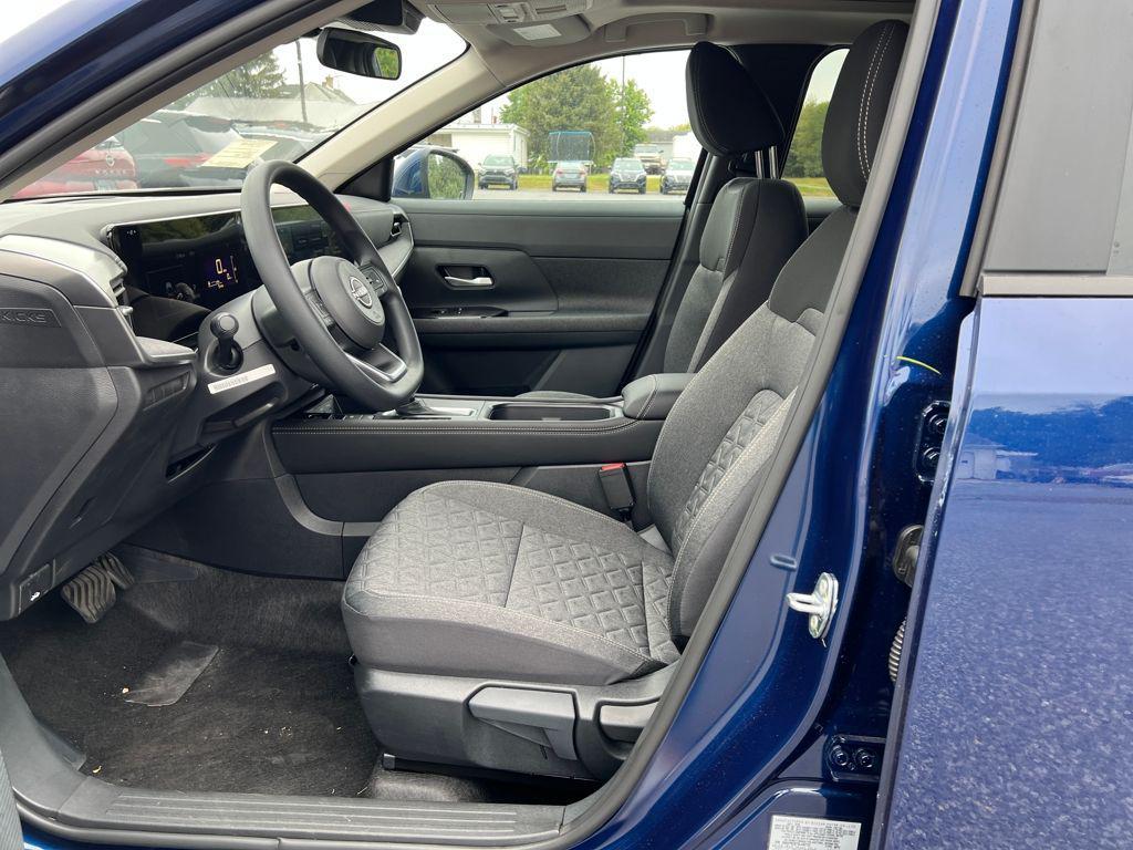 new 2025 Nissan Kicks car, priced at $26,362