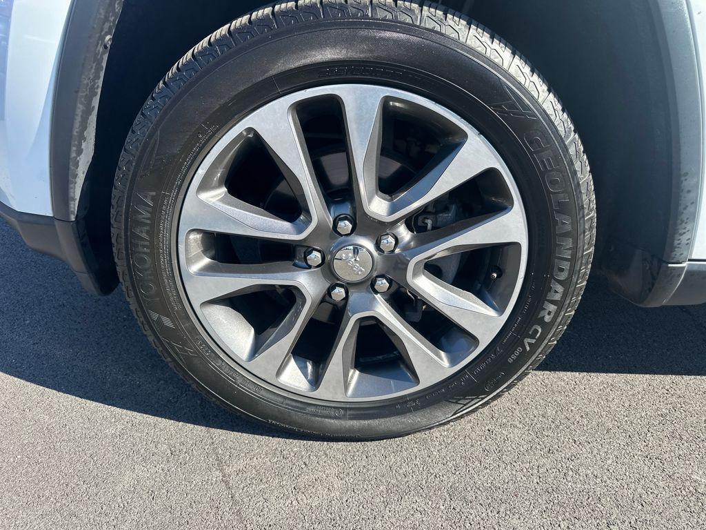 used 2018 Jeep Grand Cherokee car, priced at $15,688
