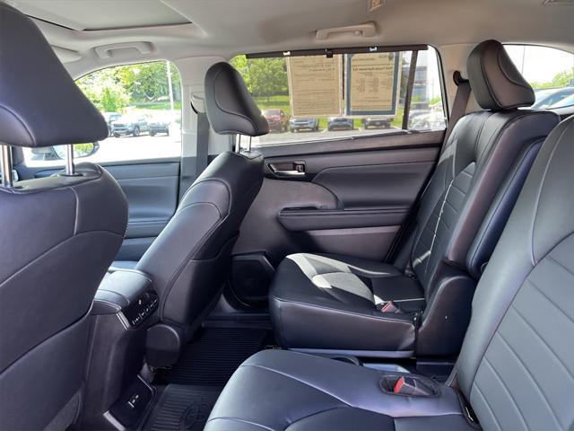 used 2024 Toyota Highlander car, priced at $44,488