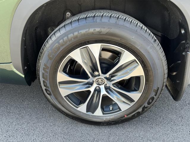 used 2024 Toyota Highlander car, priced at $44,488