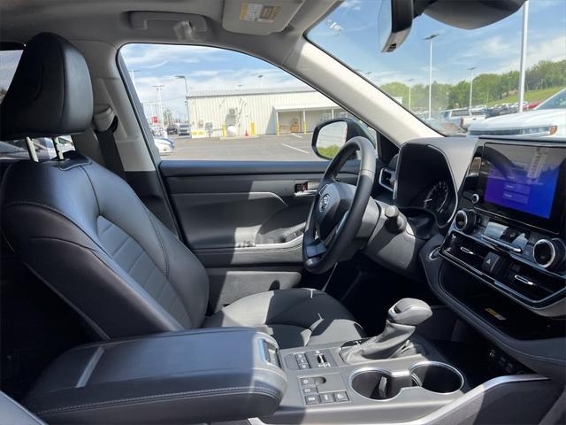 used 2024 Toyota Highlander car, priced at $44,488
