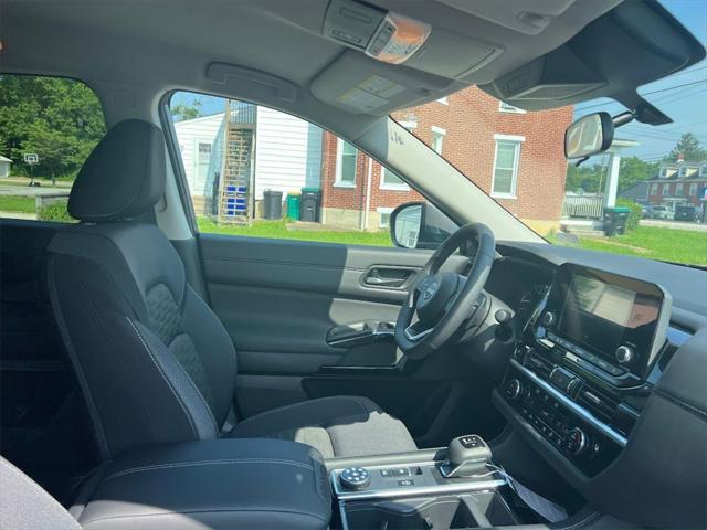 new 2025 Nissan Pathfinder car, priced at $41,171