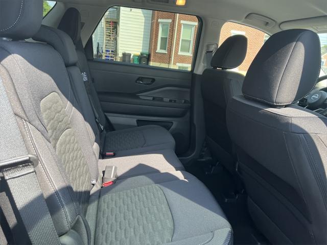 new 2025 Nissan Pathfinder car, priced at $41,171
