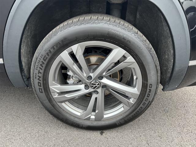 used 2024 Volkswagen Atlas Cross Sport car, priced at $39,988
