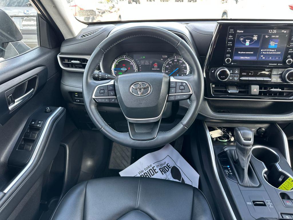 used 2022 Toyota Highlander Hybrid car, priced at $40,888