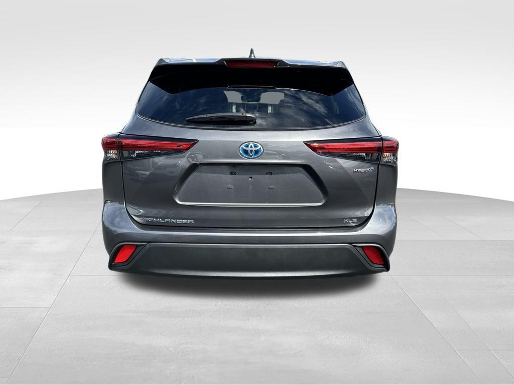 used 2022 Toyota Highlander Hybrid car, priced at $40,888