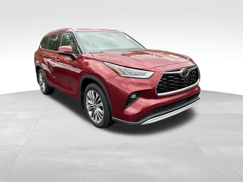 used 2021 Toyota Highlander car, priced at $35,988