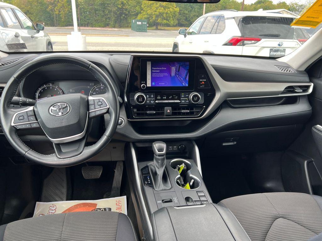 used 2023 Toyota Highlander car, priced at $29,488