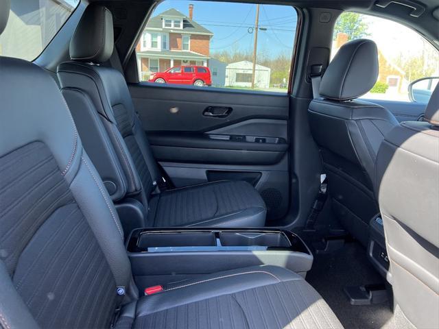 new 2025 Nissan Pathfinder car, priced at $44,186
