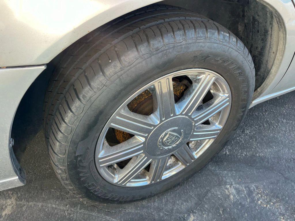 used 2006 Cadillac DTS car, priced at $950