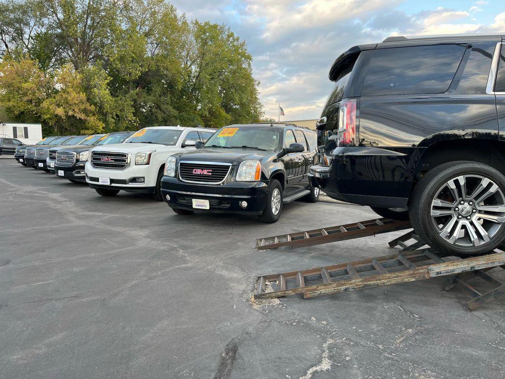 used 2017 GMC Yukon car, priced at $21,695