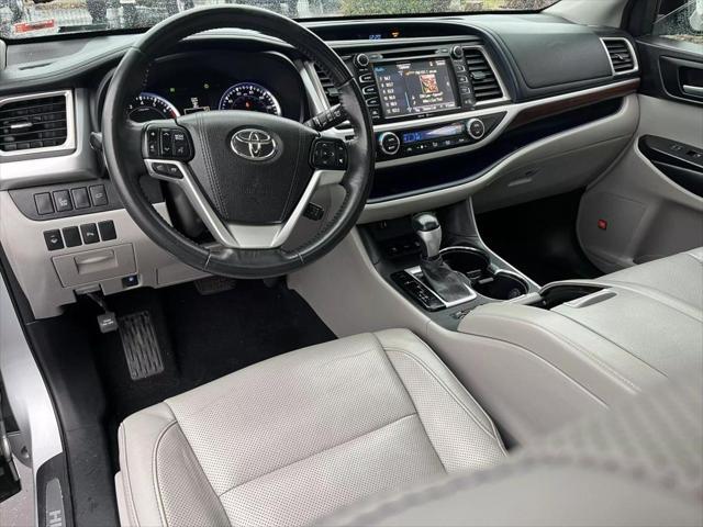 used 2015 Toyota Highlander car, priced at $15,995