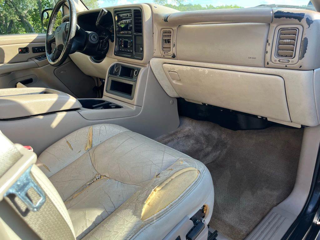 used 2004 Chevrolet Suburban car, priced at $4,954