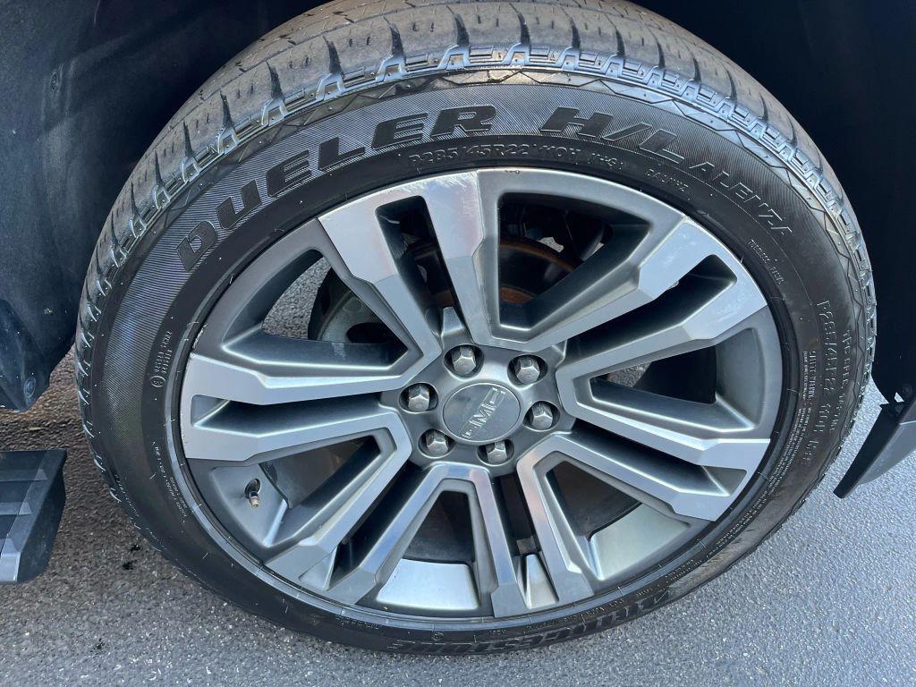 used 2018 GMC Yukon car, priced at $29,295