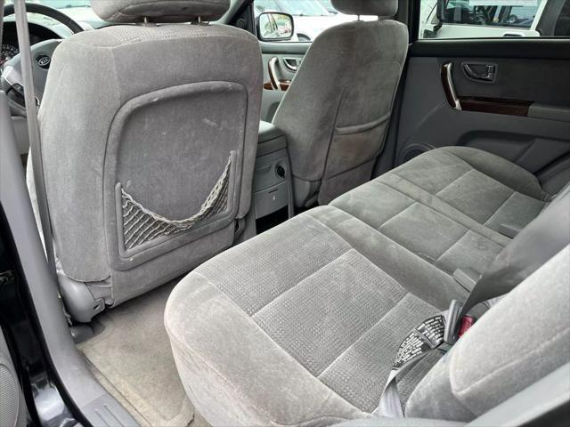 used 2005 Kia Sorento car, priced at $3,950