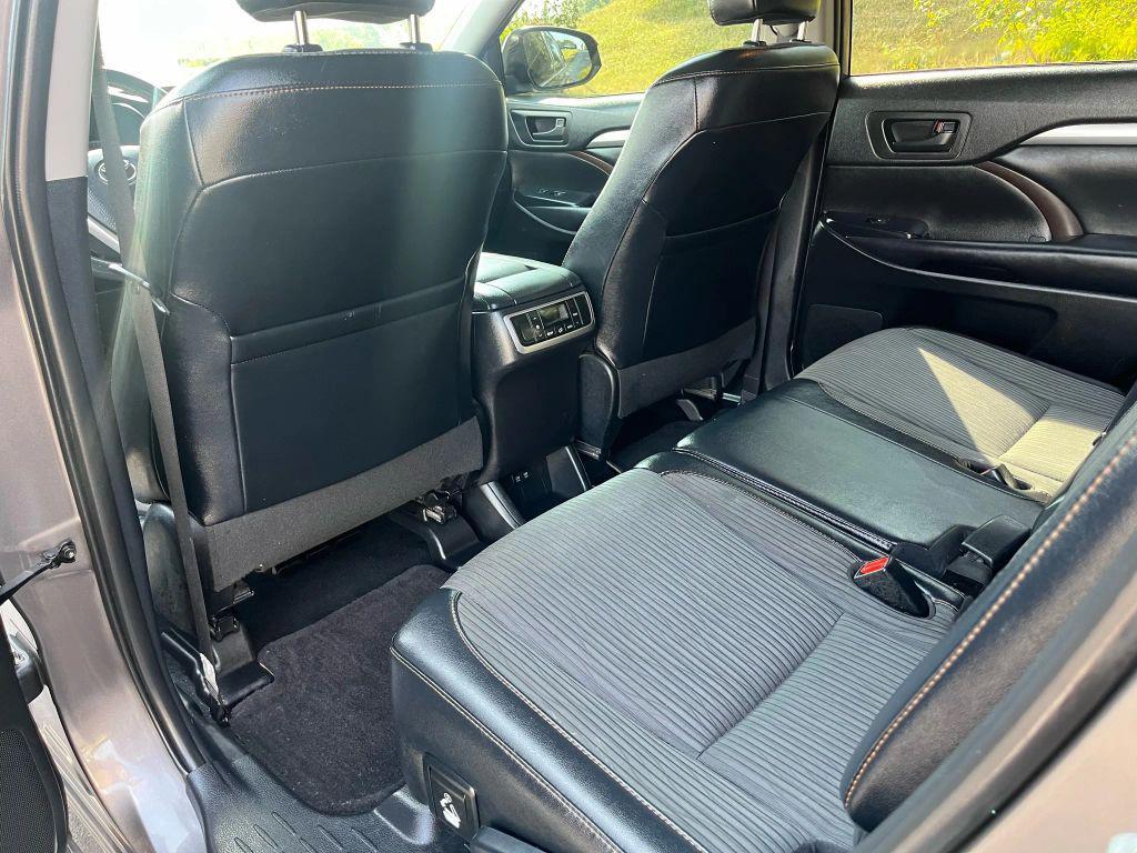 used 2019 Toyota Highlander car, priced at $23,995