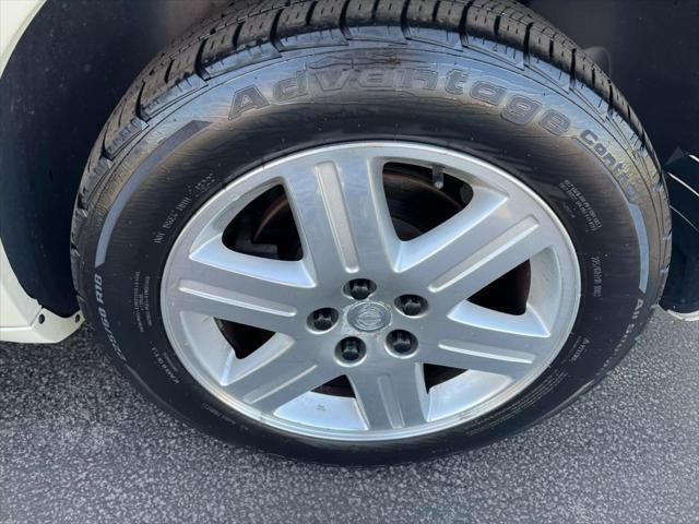 used 2005 Chrysler 300 car, priced at $3,500