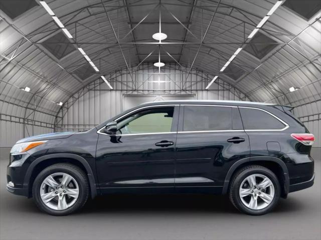 used 2015 Toyota Highlander car, priced at $19,994