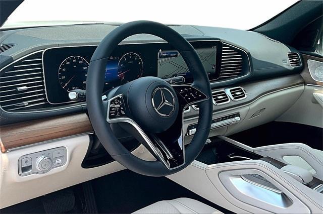 new 2025 Mercedes-Benz GLS 450 car, priced at $91,775