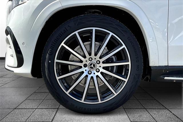 new 2026 Mercedes-Benz GLS 580 car, priced at $121,610