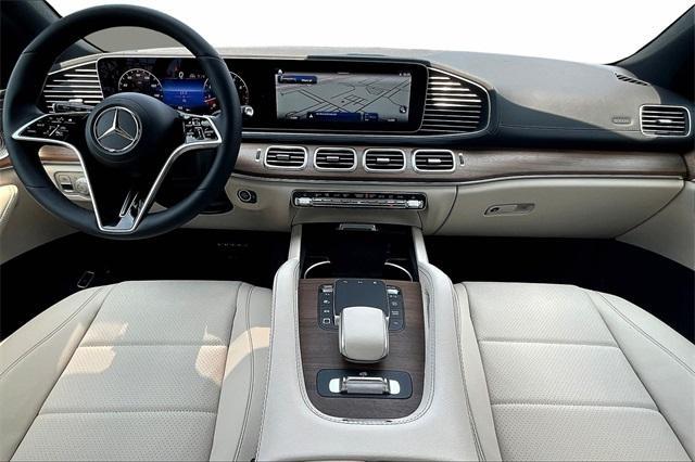 new 2025 Mercedes-Benz GLS 450 car, priced at $91,775