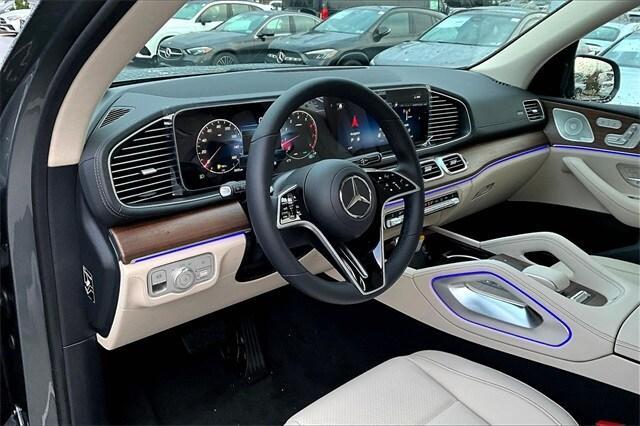 new 2025 Mercedes-Benz GLS 450 car, priced at $95,550
