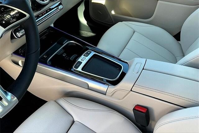 new 2025 Mercedes-Benz GLB 250 car, priced at $54,085