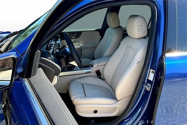 new 2025 Mercedes-Benz GLB 250 car, priced at $54,085