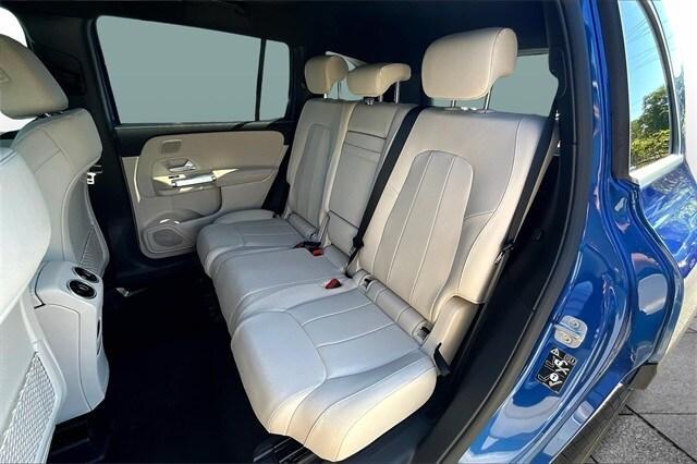 new 2025 Mercedes-Benz GLB 250 car, priced at $54,085