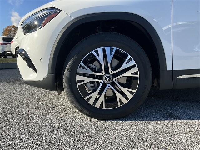 new 2026 Mercedes-Benz GLA 250 car, priced at $49,330