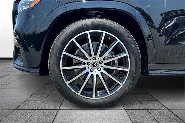 new 2025 Mercedes-Benz GLS 450 car, priced at $98,745