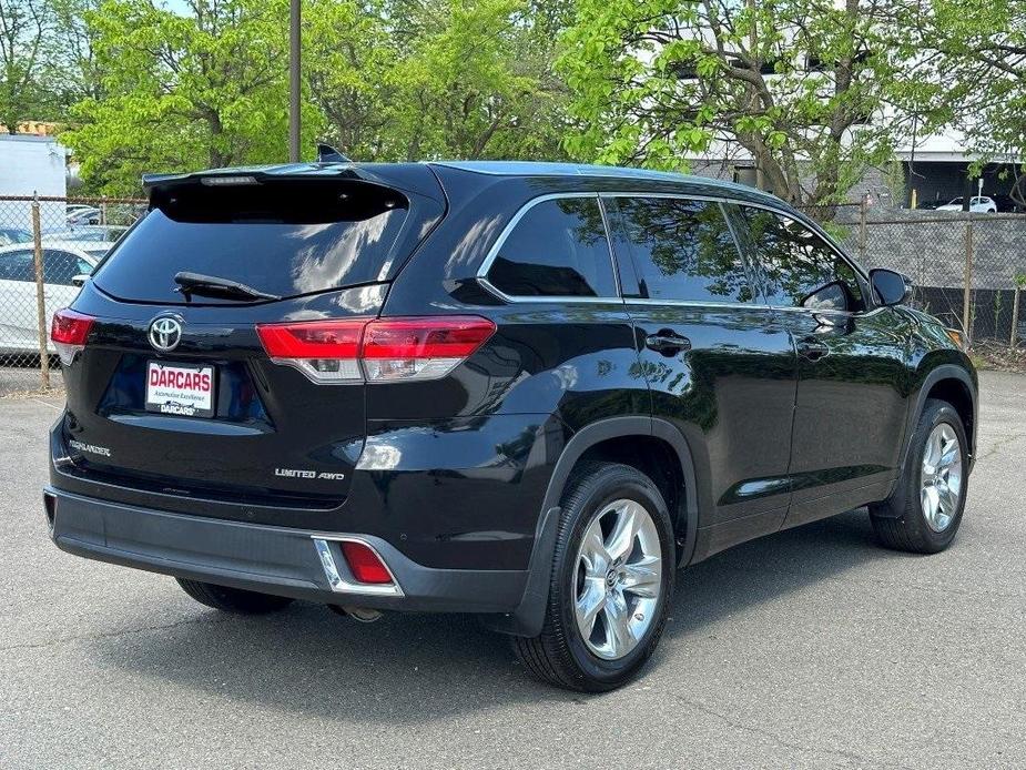used 2019 Toyota Highlander car, priced at $31,900