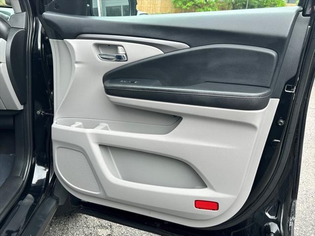 used 2020 Honda Pilot car, priced at $25,990