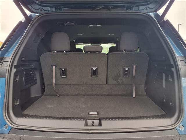 new 2025 Chevrolet Traverse car, priced at $42,100