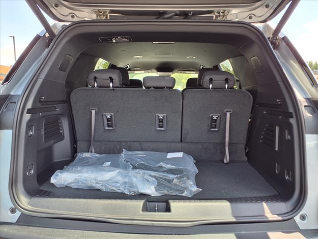 new 2025 Chevrolet Traverse car, priced at $42,100