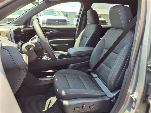 new 2025 Chevrolet Traverse car, priced at $42,100