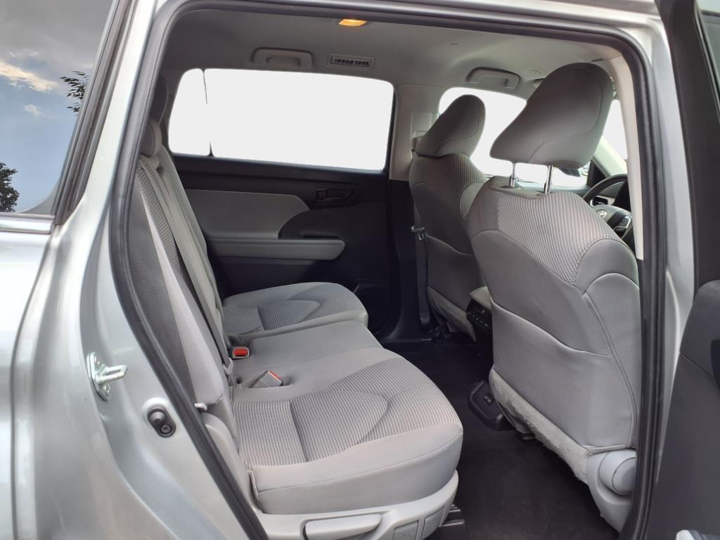 used 2023 Toyota Highlander car, priced at $31,800