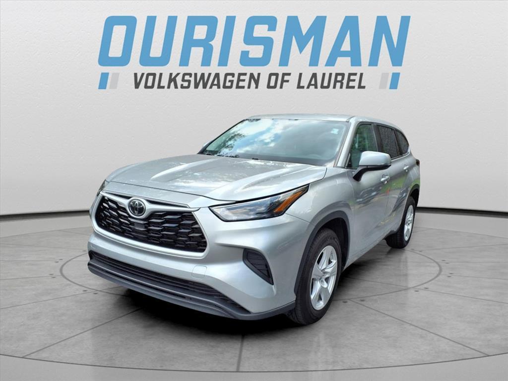 used 2023 Toyota Highlander car, priced at $31,800