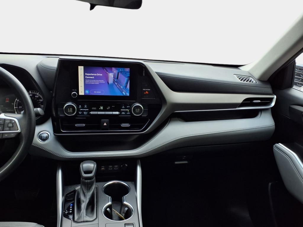 used 2023 Toyota Highlander car, priced at $31,800