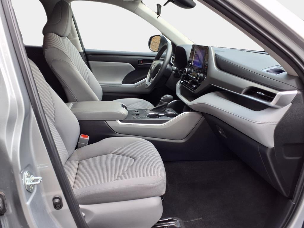 used 2023 Toyota Highlander car, priced at $31,800
