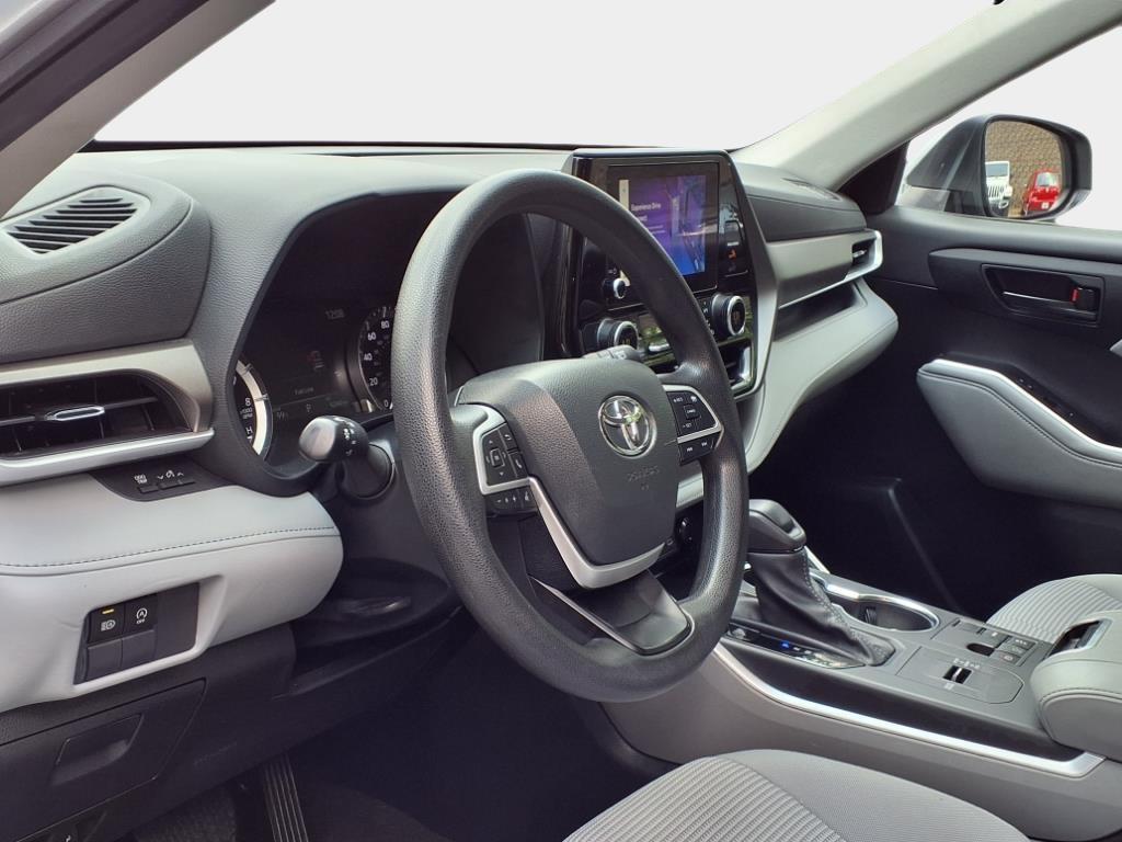 used 2023 Toyota Highlander car, priced at $31,800
