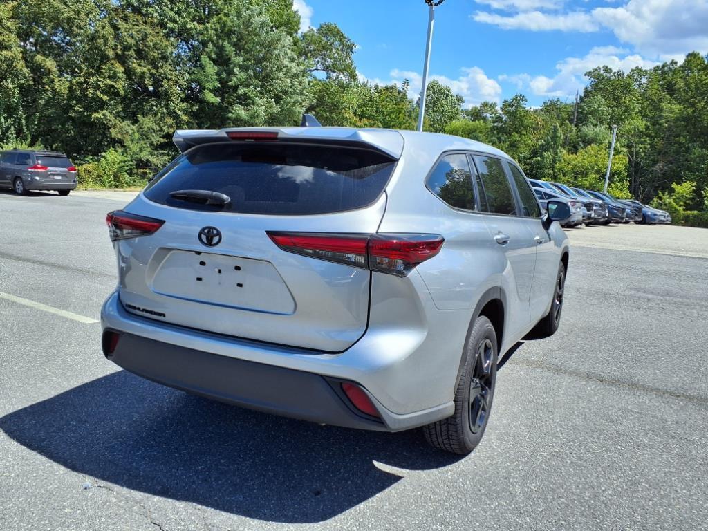 used 2023 Toyota Highlander car, priced at $29,400