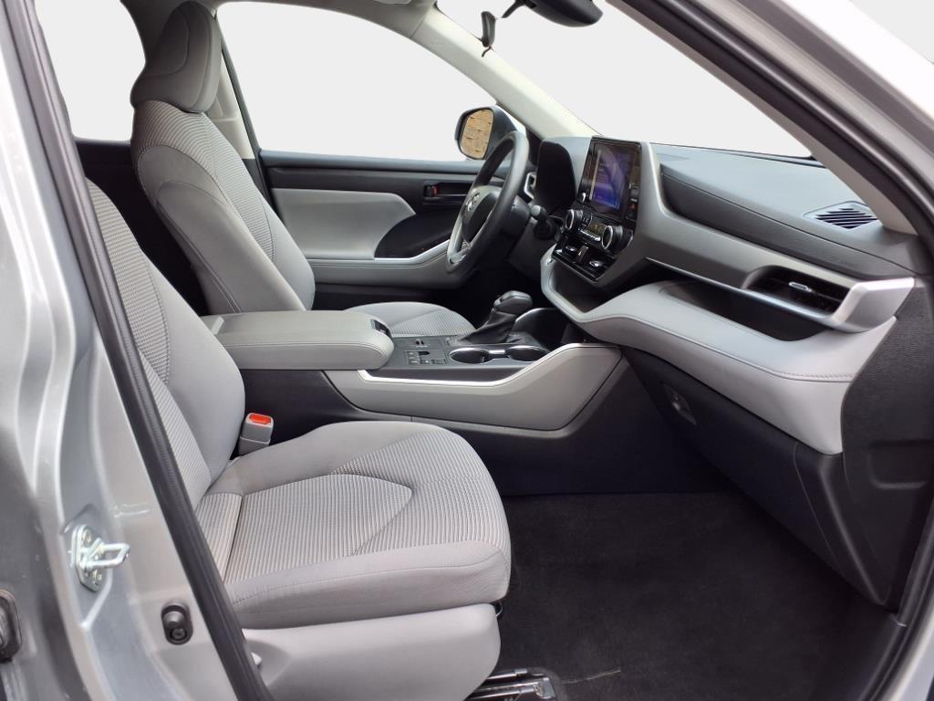 used 2023 Toyota Highlander car, priced at $29,400